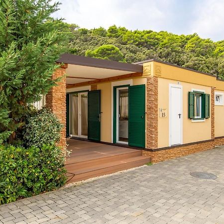 Lando Resort Kampor Exteriér fotografie